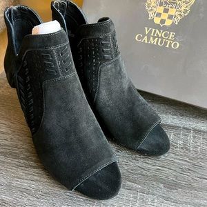Vince Camuto Eblelin Black Suede Braided Peep Toe Booties US8.5